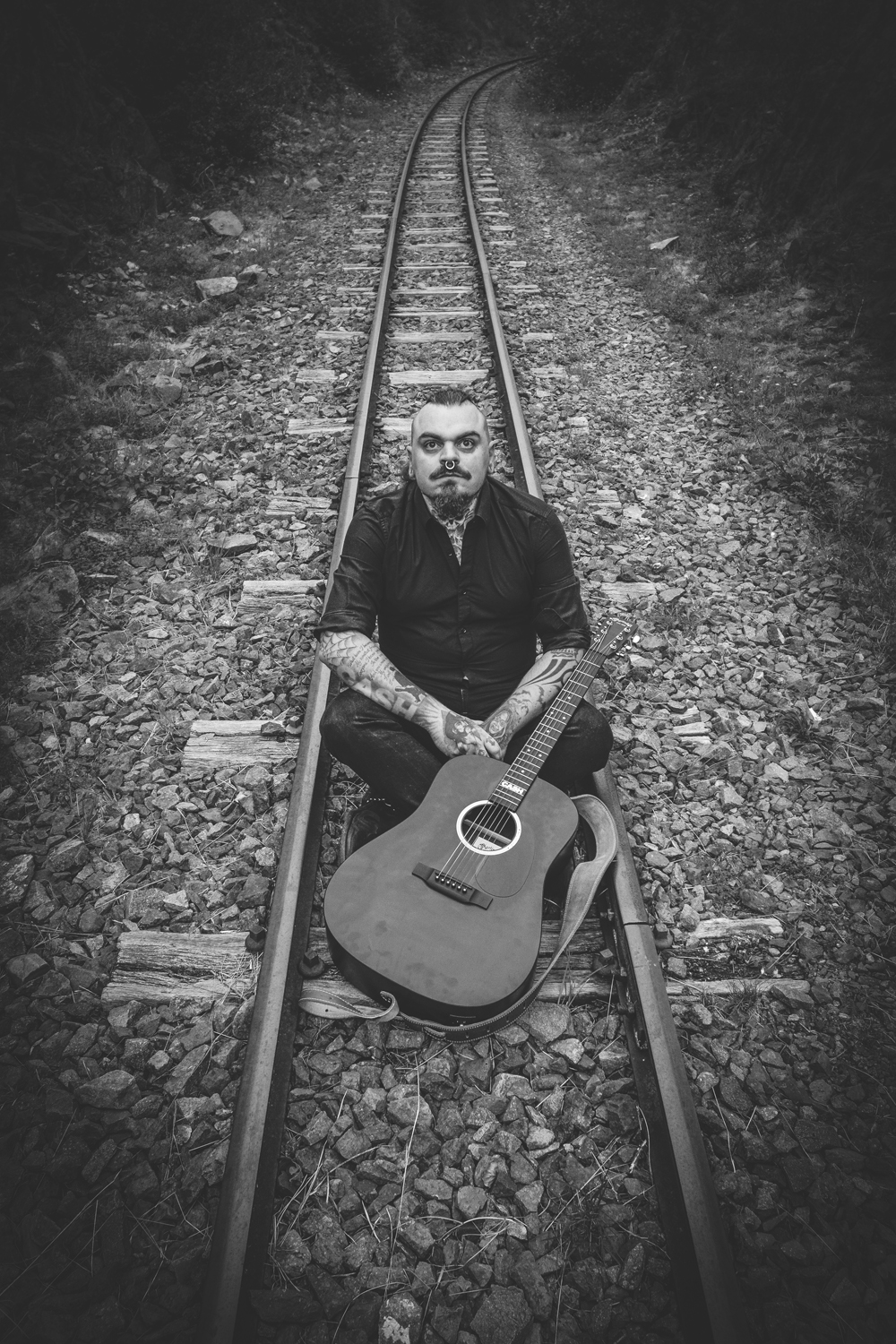 Portrait direct de Walk The Line regardant l’objectif