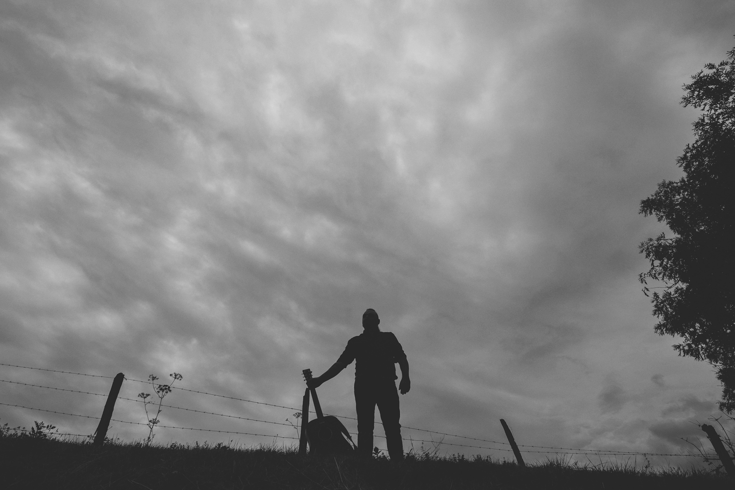 Silhouette solitaire dans un vaste paysage, photographiée pour Walk The Line