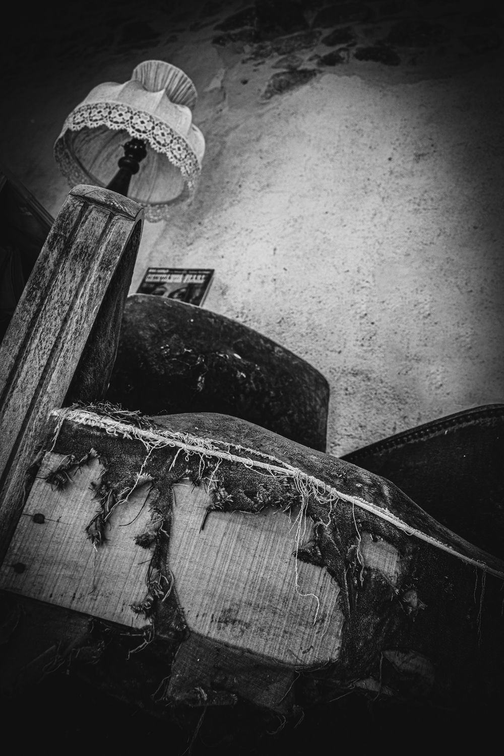 Fauteuil usé photographié pour Walk The Line
